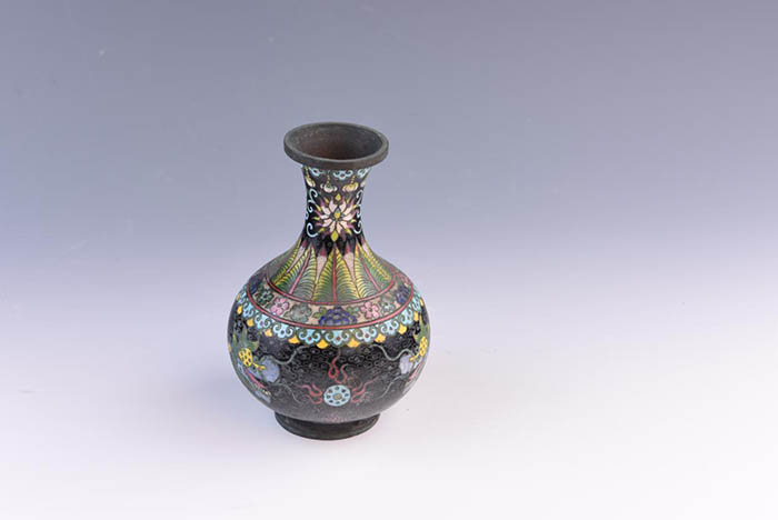 Enamel inlaid dragon bottle